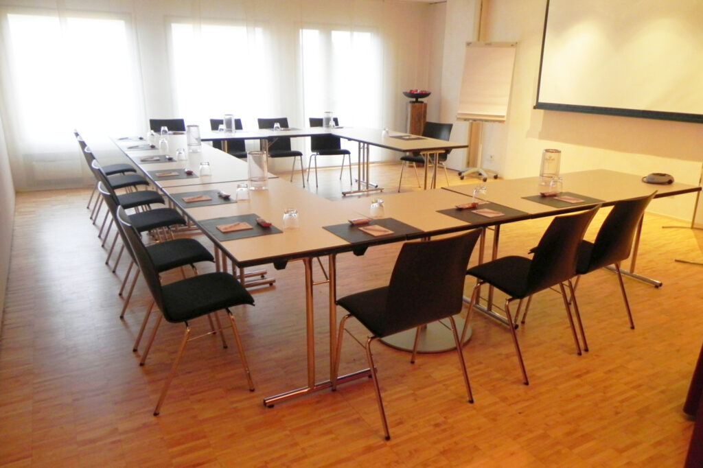 U-Formation im Tagungsraum