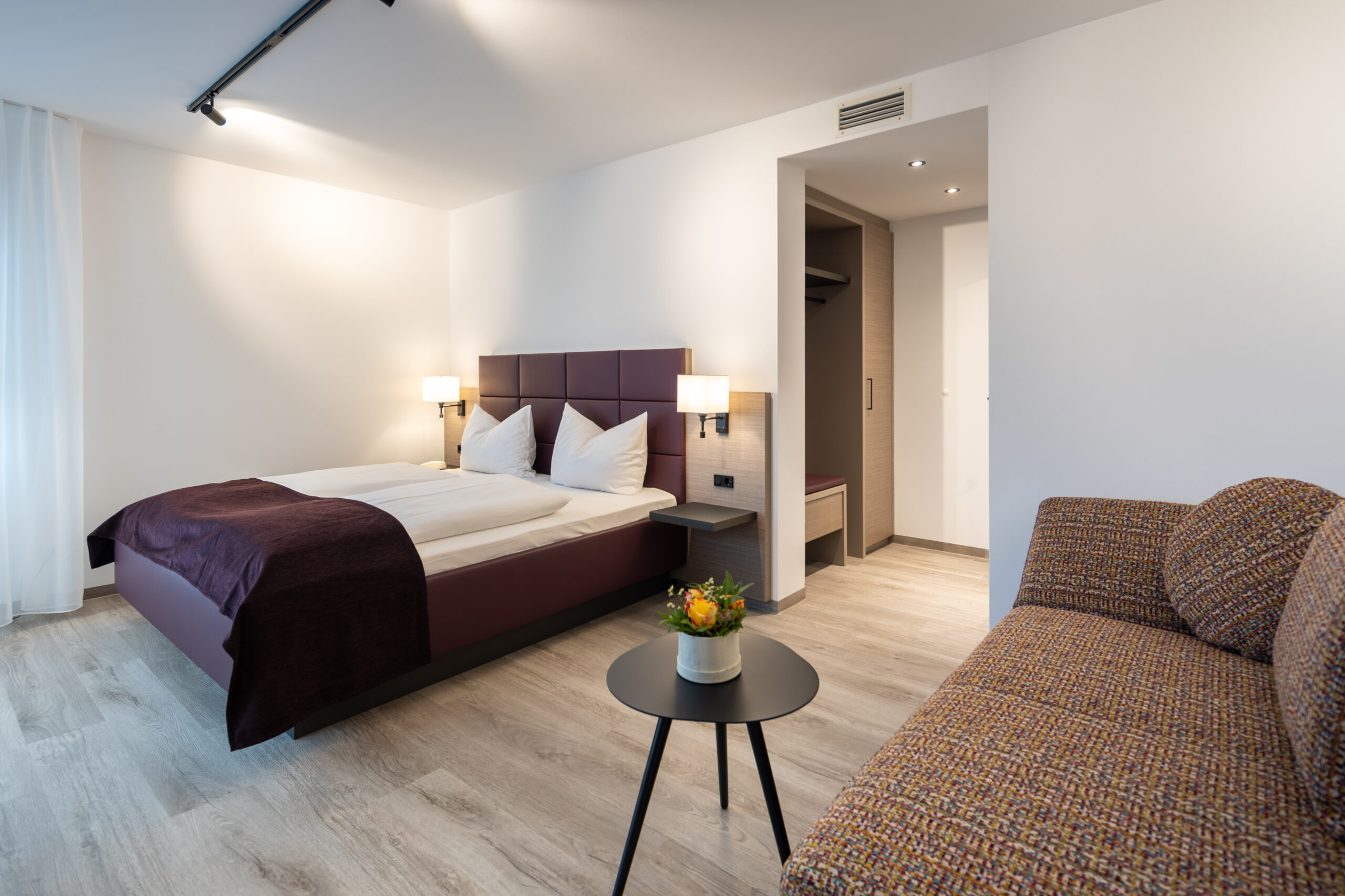 Zimmer 323